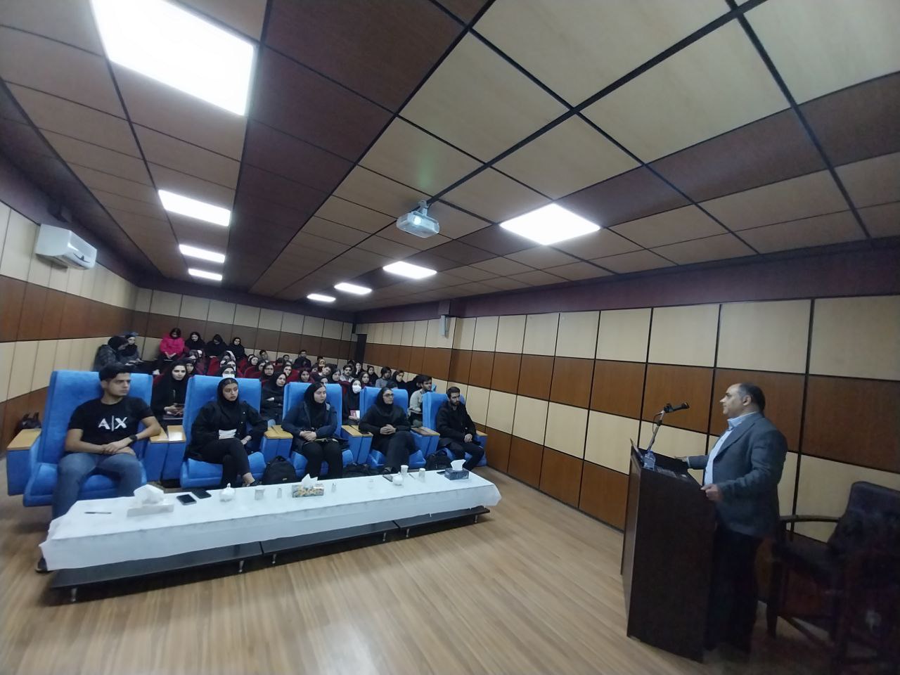 کارگاه خودشناسی در روابط عاطفی